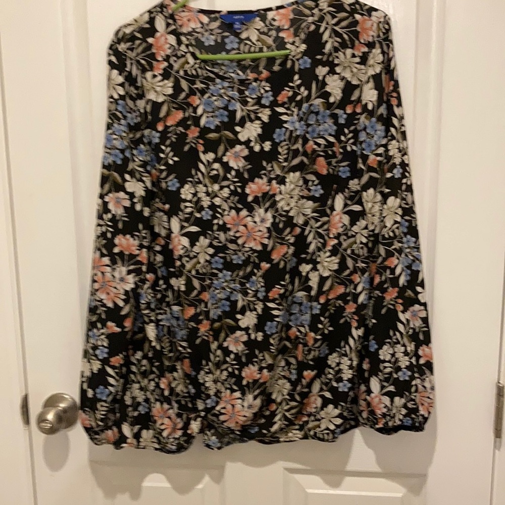 Blouse: Apt 9: x large, black, blue, peach and gray floral
